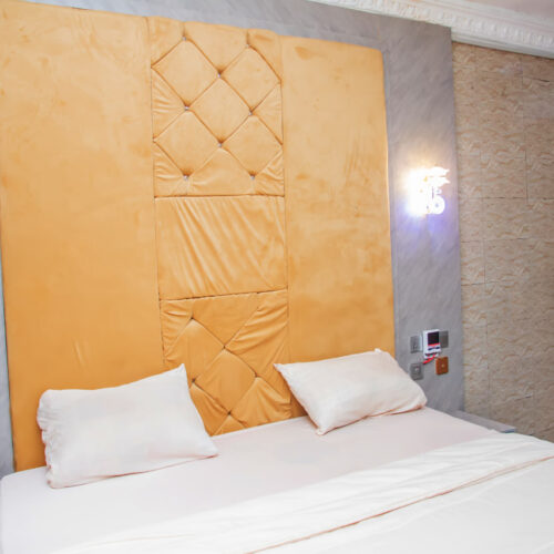 Royal Room I